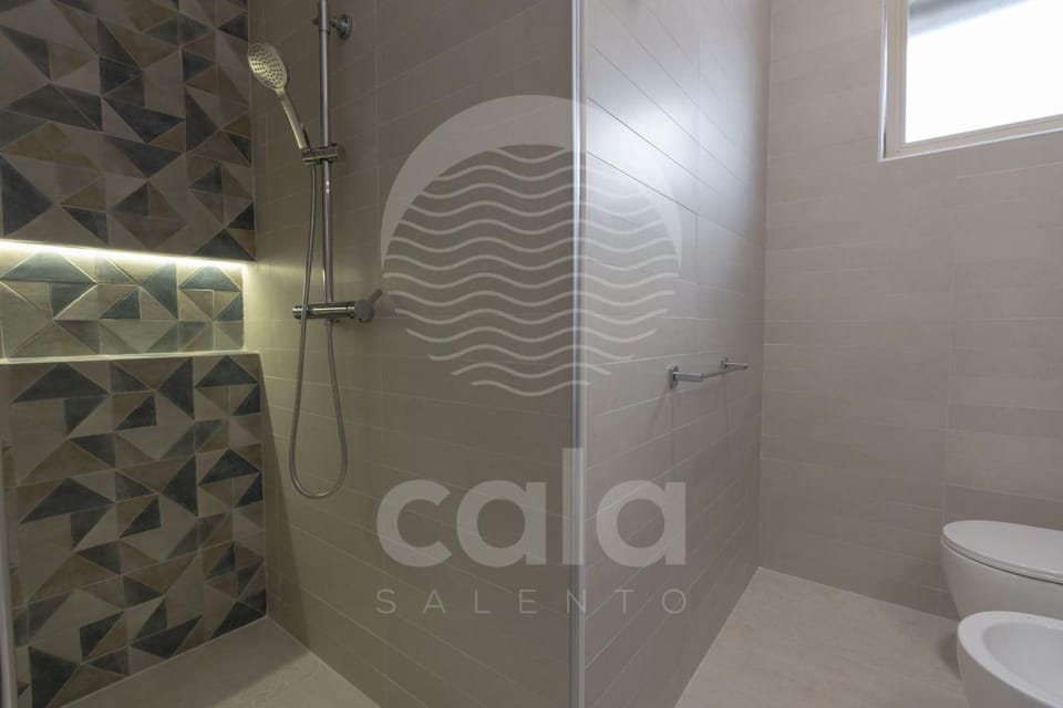Shower, Toilet, Bathroom, Text overlay