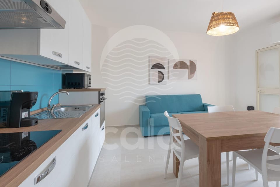 Kitchen or kitchenette, Living room, Seating area, Dining area, oven, stove