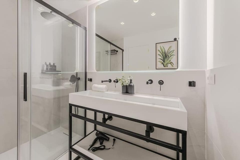 Shower, Bathroom, towels