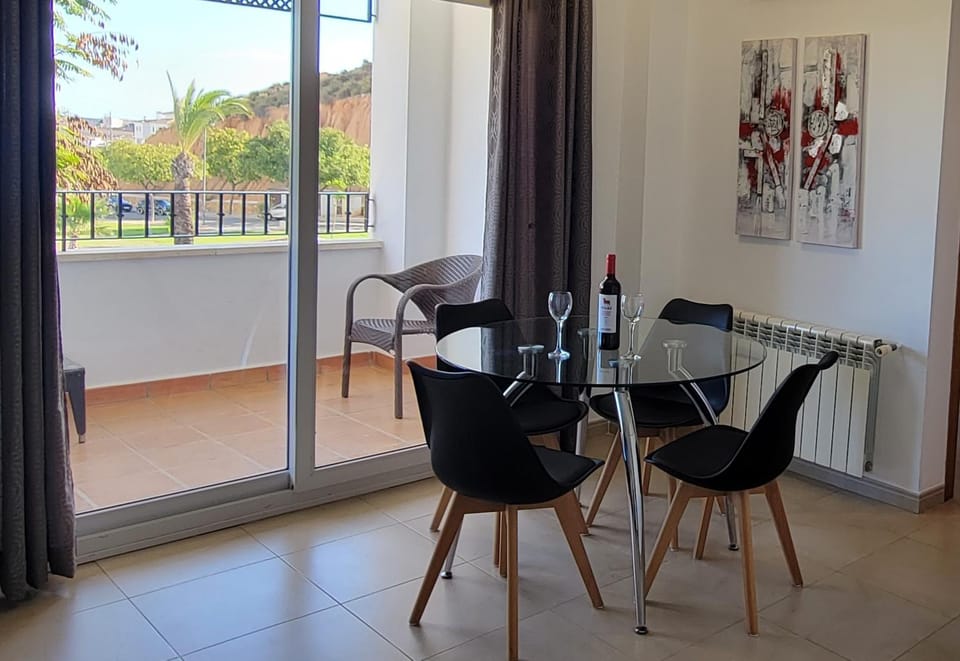 Patio, Dining area