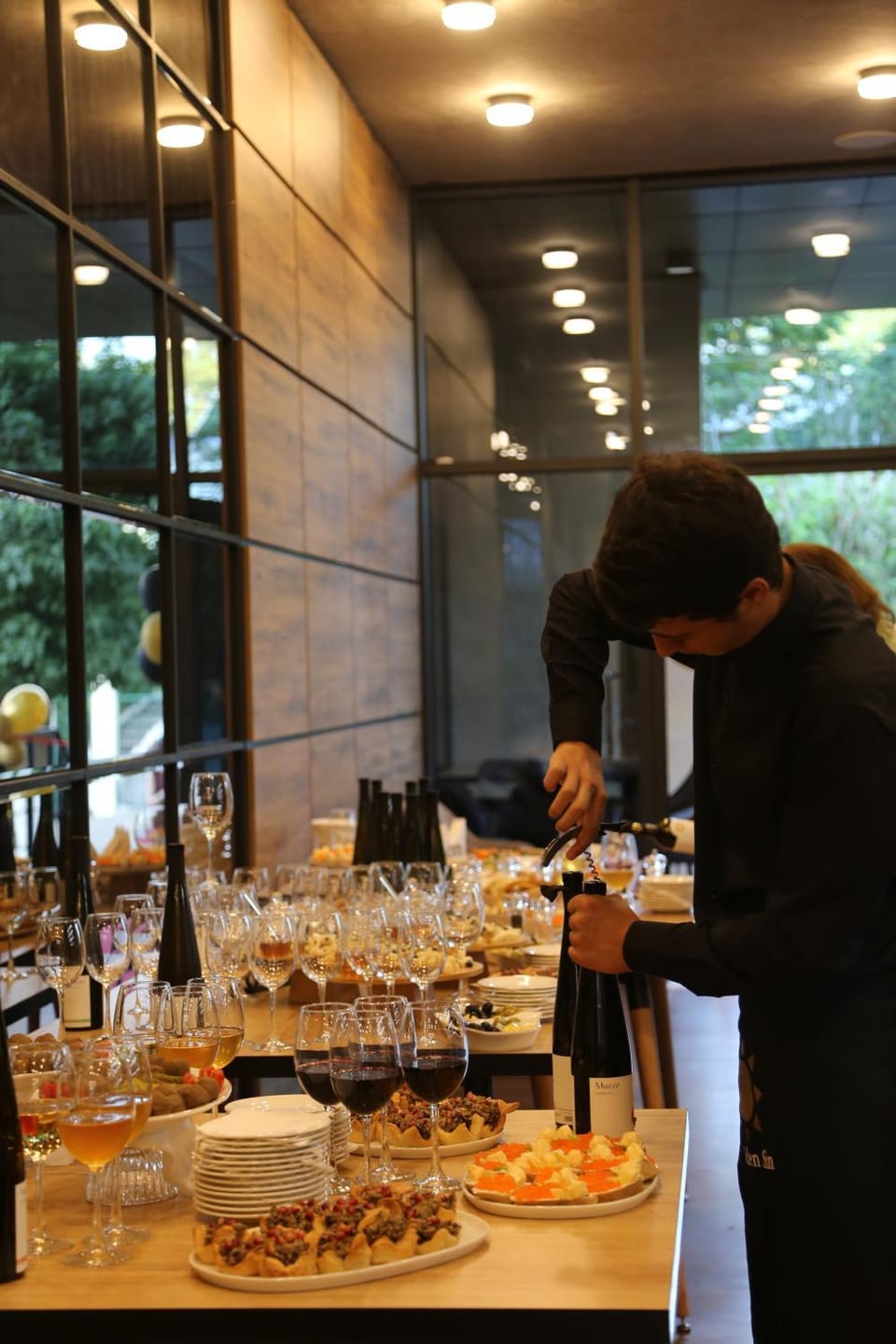 Restaurant/places to eat, Food and drinks, Food, Alcoholic drinks