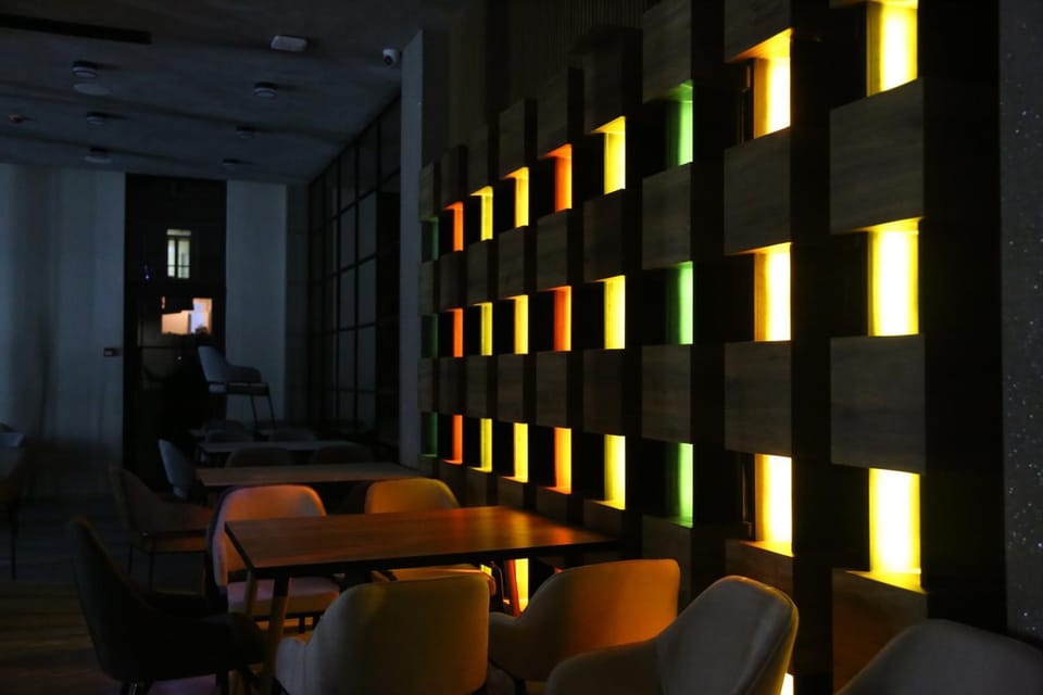 Restaurant/places to eat, Seating area