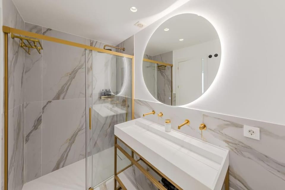 Shower, Bathroom