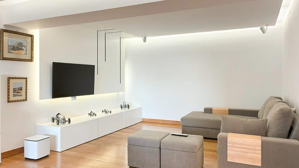 Communal lounge/ TV room, Living room