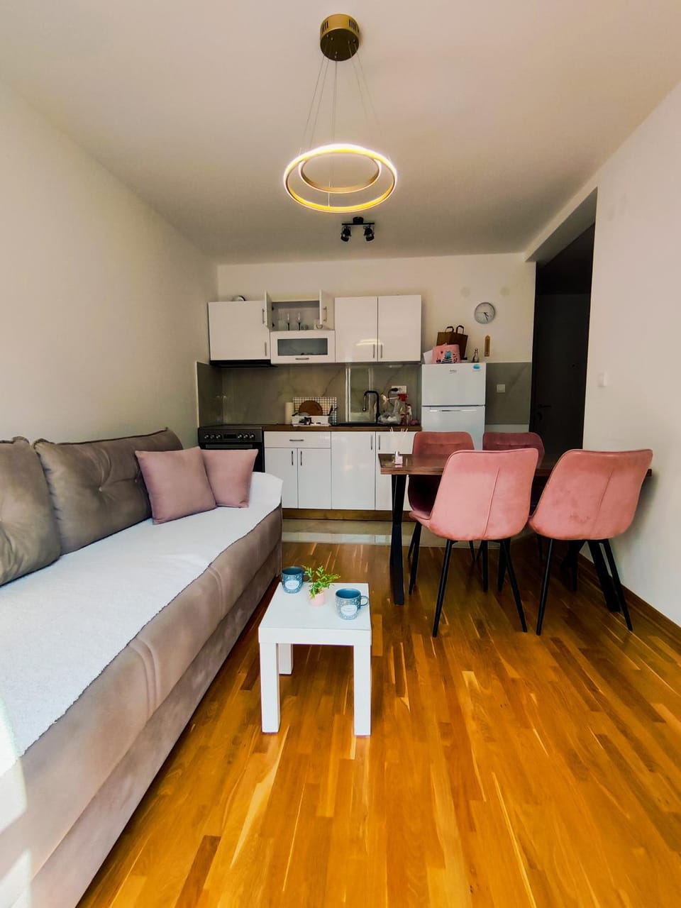 Apartman AQUARELLE sa bazenom Apartment in Serbia