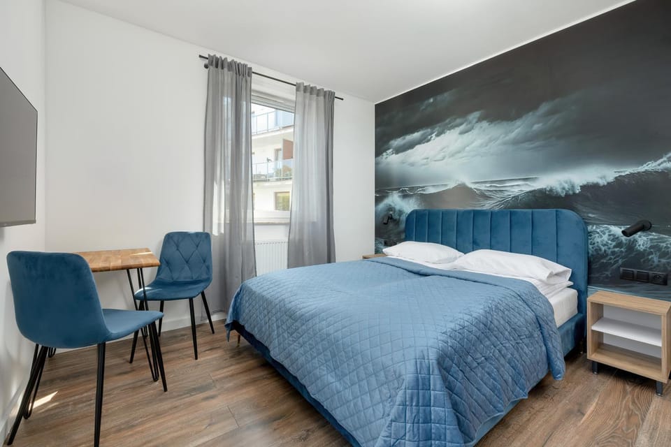 Bed, Living room, Photo of the whole room, Seating area, Bedroom