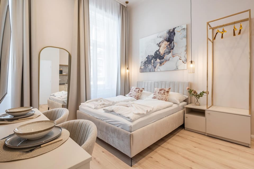 Bed, Photo of the whole room, Seating area, Bedroom, towels, wardrobe