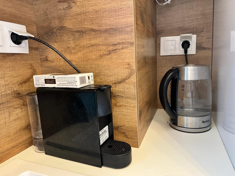 Coffee/tea facilities, Kitchen or kitchenette