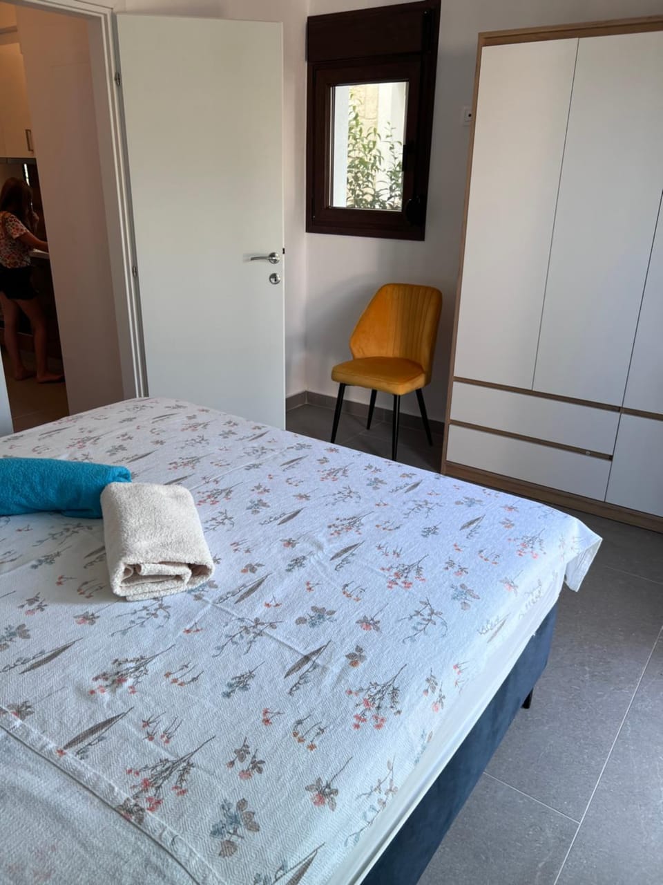 Bed, Bedroom, towels, wardrobe