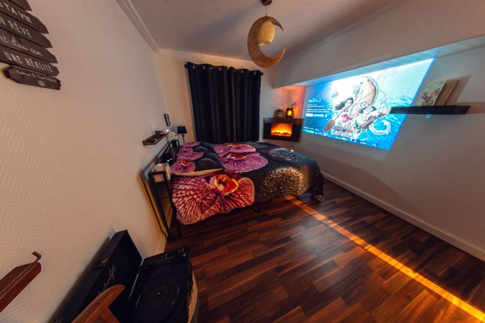 Studio Cinéma -Hypercentre- Spacieux, calme et connecté Apartment in Bourgogne-Franche-Comté