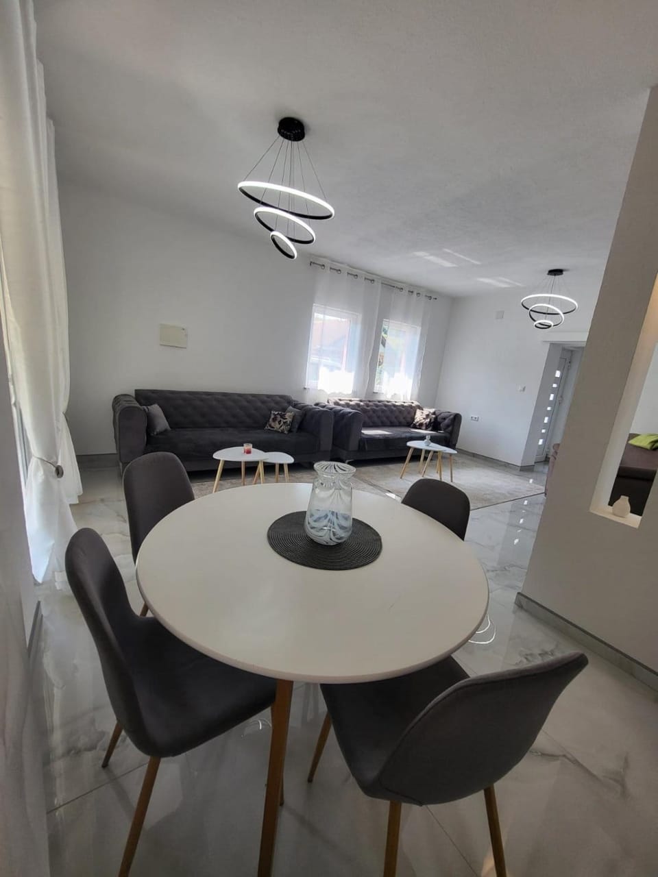 Seating area, Dining area