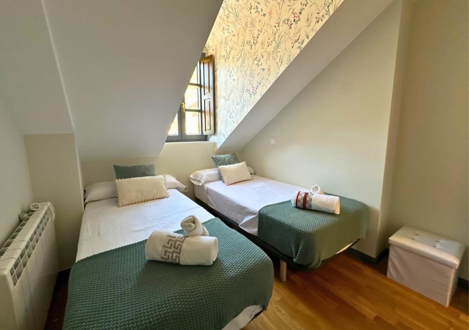 Caldares: Exclusivo Ático en El Pueyo de Jaca Apartment in Aragon