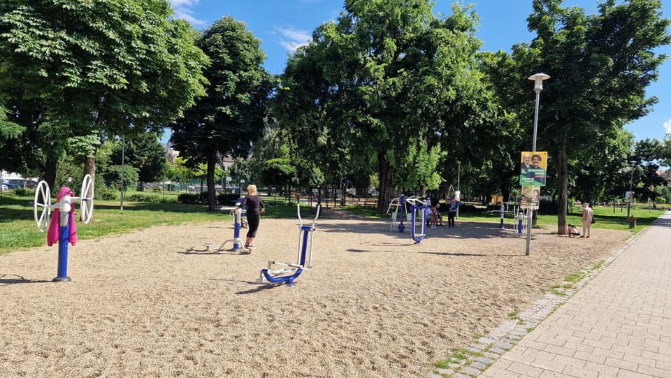 Neighbourhood, Natural landscape, Table tennis, Fitness centre/facilities, Pets, Area and facilities