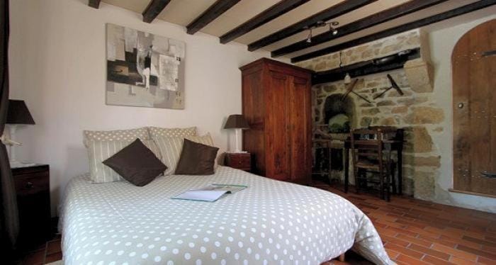 Bed, Photo of the whole room, Seating area, Bedroom