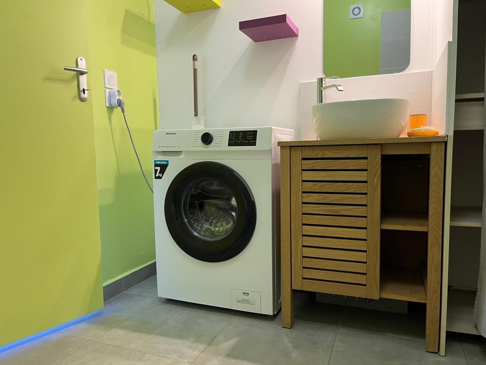 Bathroom, washing machine