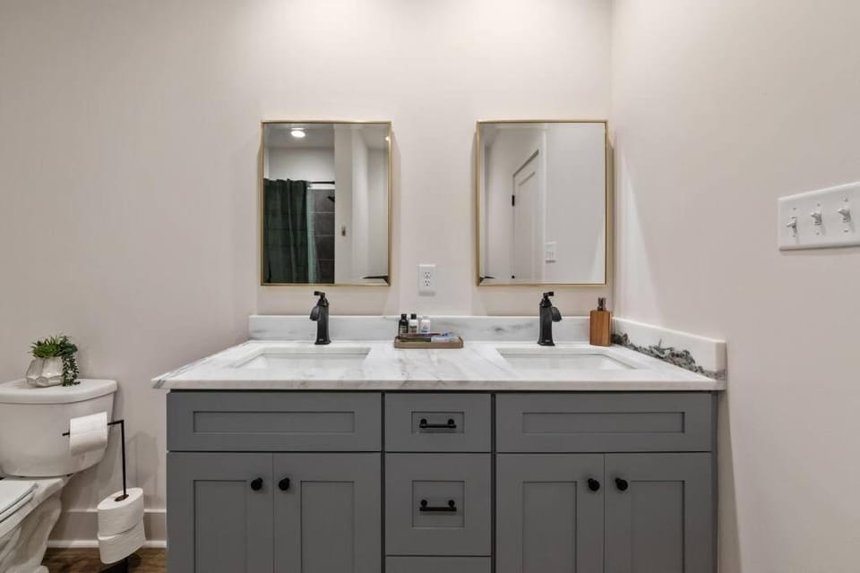Lagniappe House Cajun Country Gem King Bed Villa in Broussard