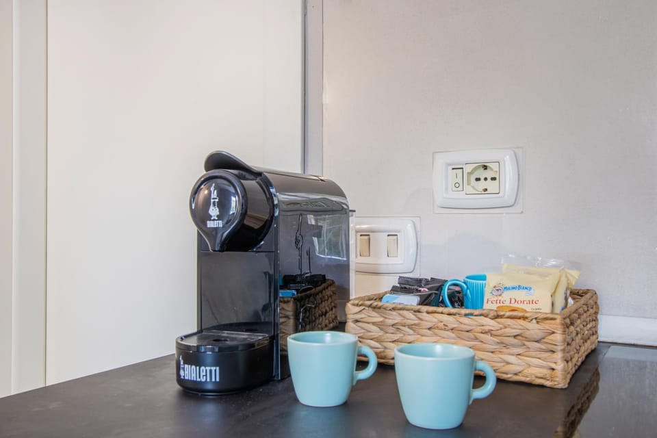 Coffee/tea facilities, Kitchen or kitchenette
