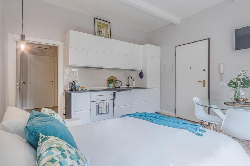 Bed, TV and multimedia, Kitchen or kitchenette