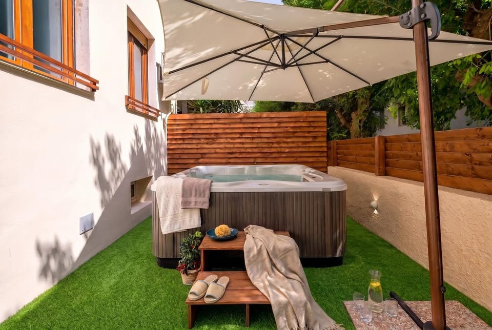 Patio, Hot Tub