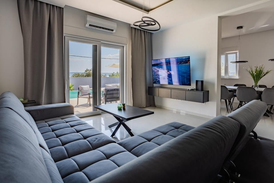 Communal lounge/ TV room, TV and multimedia, Living room, Seating area