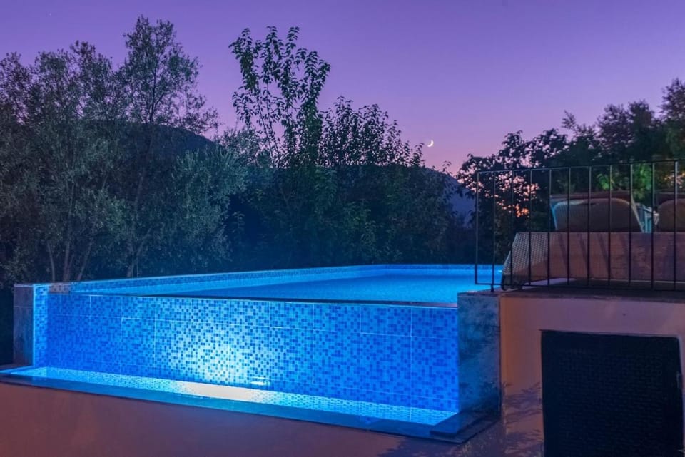 Night, Swimming pool