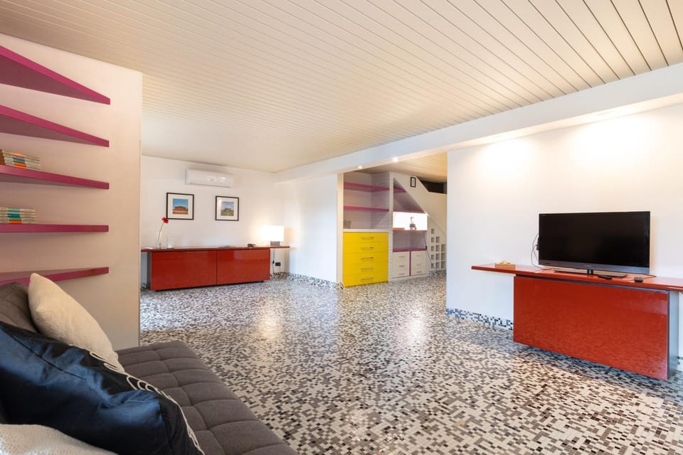 Property building, Living room