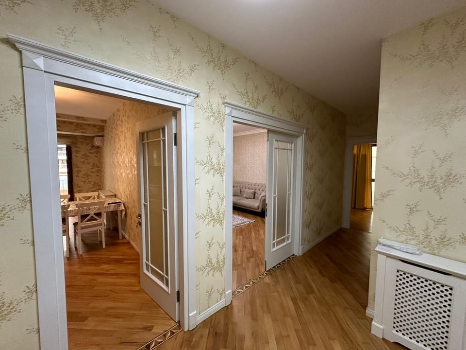 Photo of the whole room, internet, air conditioner