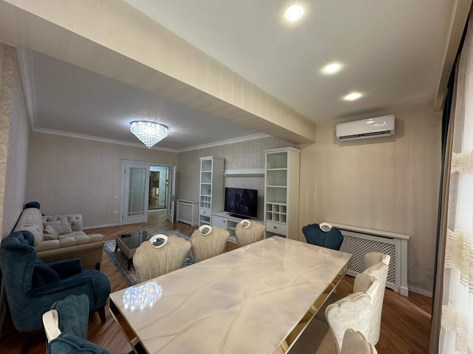 Communal lounge/ TV room, Living room, Seating area
