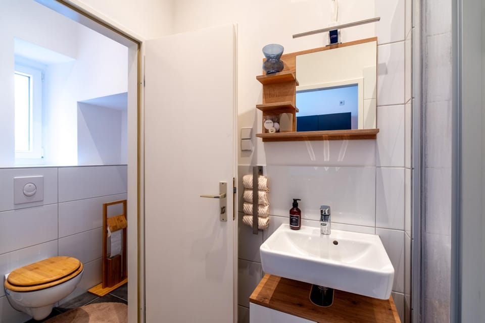 Toilet, Bathroom