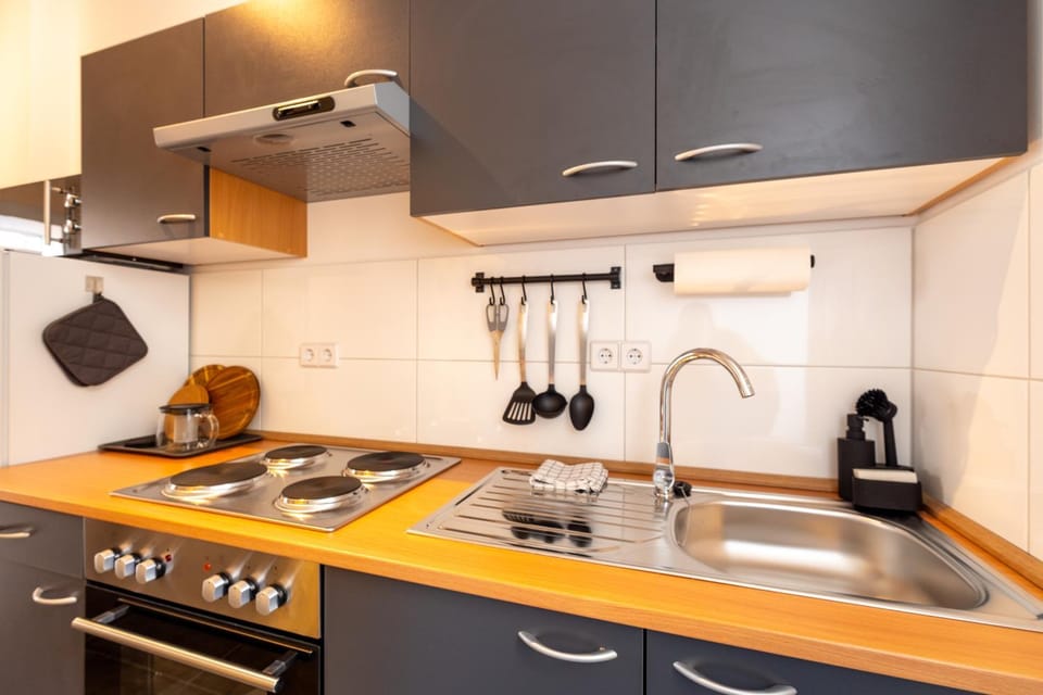 Kitchen or kitchenette, kitchen