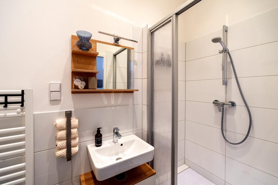 Shower, Bathroom