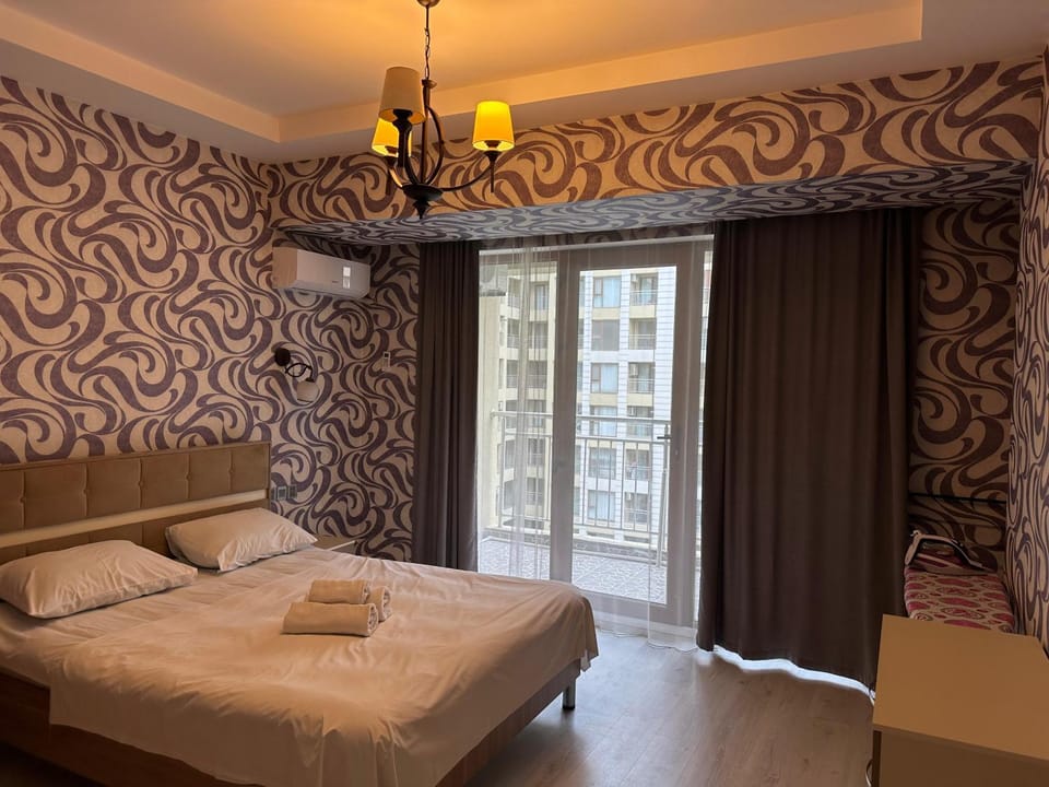 Bed, Photo of the whole room, Bedroom, towels