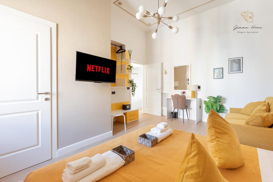 Communal lounge/ TV room, TV and multimedia, Photo of the whole room, Bedroom