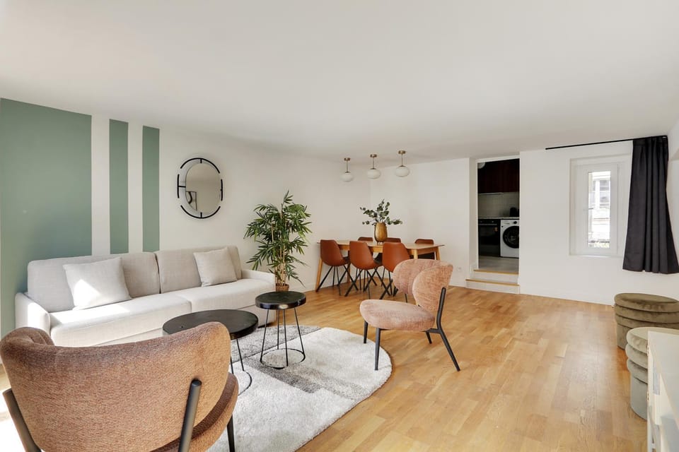 Living room, Seating area, Dining area