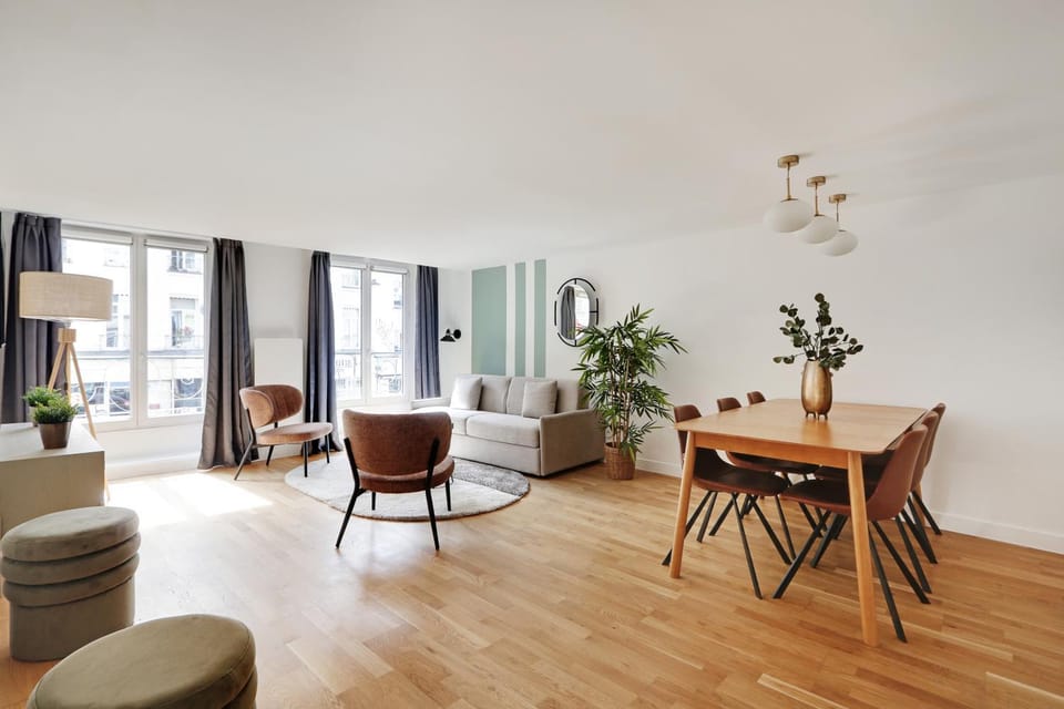 Living room, Seating area, Dining area