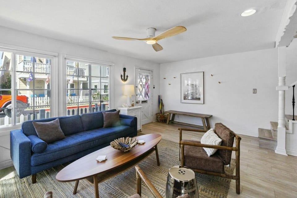 122 Thirty Third Street House in Balboa Peninsula