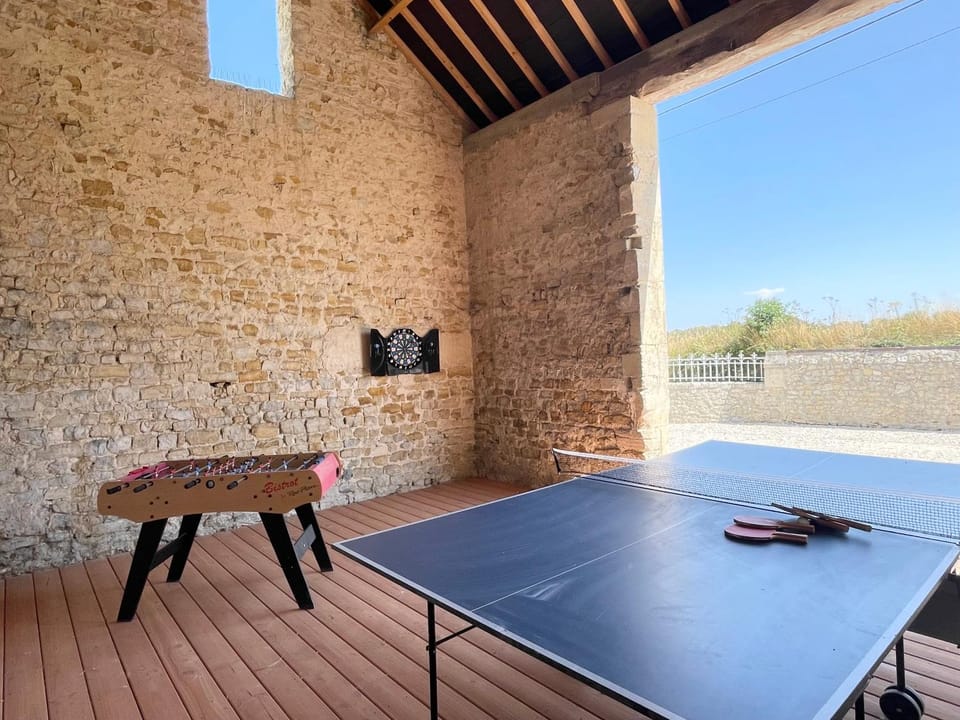Table tennis