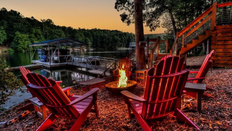 Treehouse on the Lake House in Union County