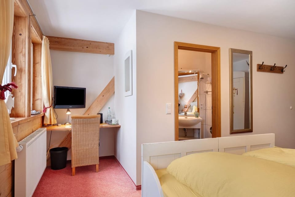 Property building, Living room, Bedroom