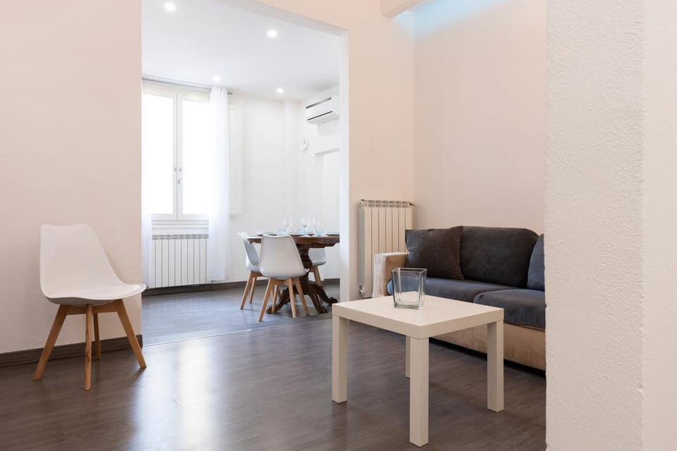 Living room, Seating area, air conditioner