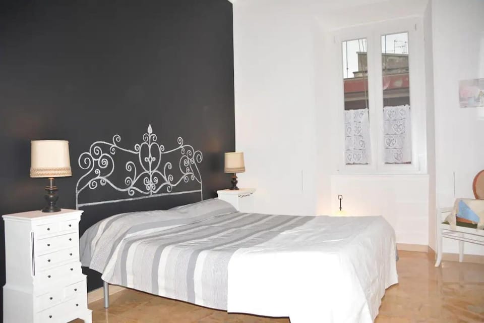 Cosy Apartment - 5 Minutes Walk from Colosseum Apartment in Rome