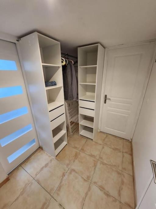L'étape méditerranéenne logement 4-6 personnes avec parking privé Apartment in Occitanie