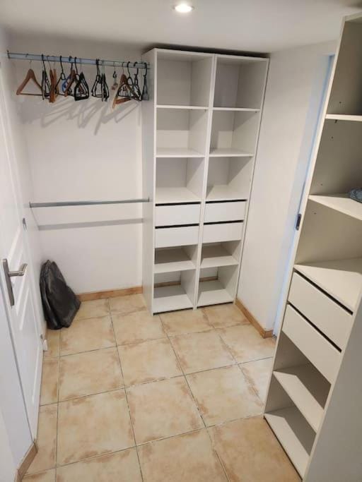 L'étape méditerranéenne logement 4-6 personnes avec parking privé Apartment in Occitanie