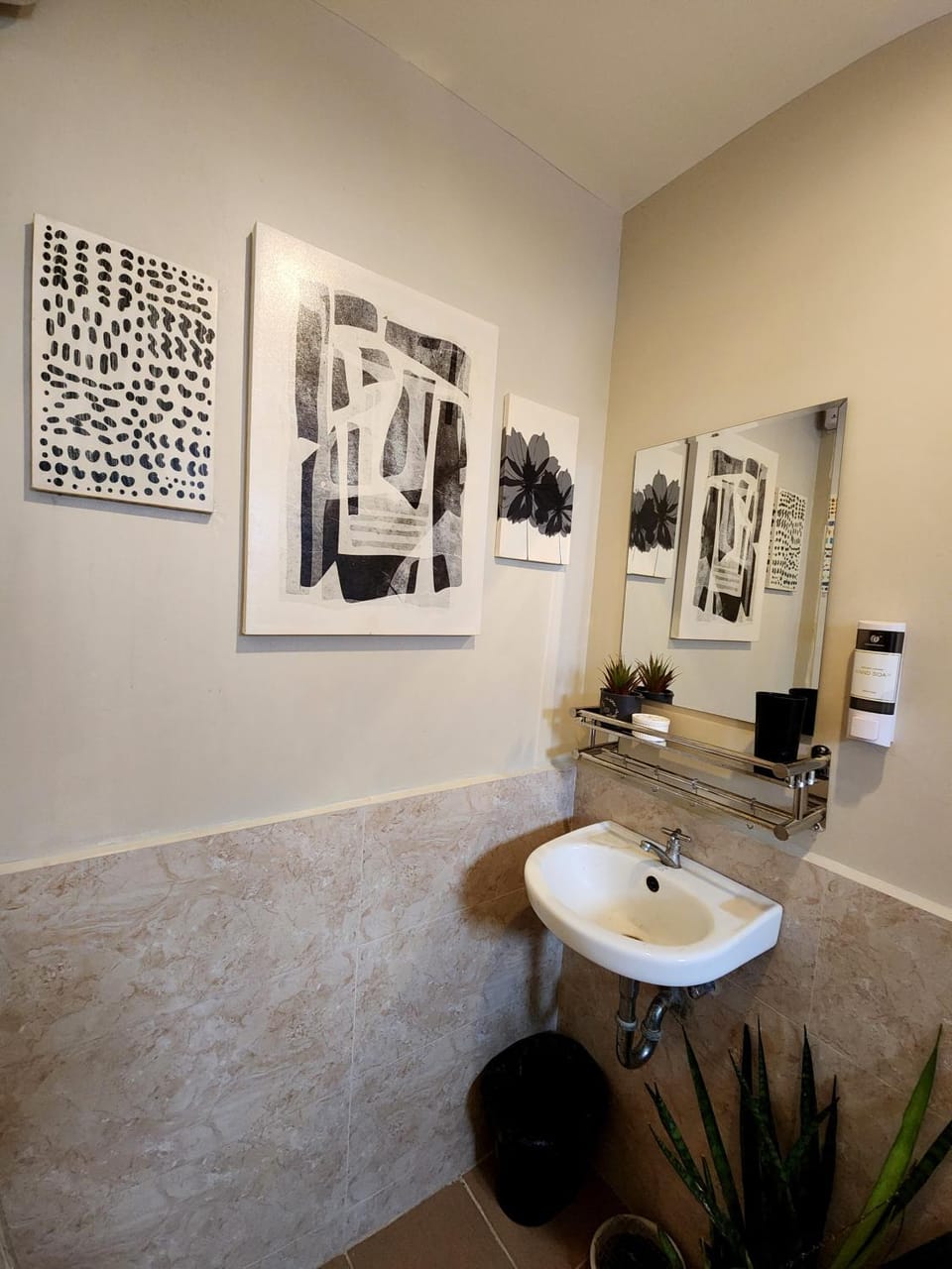 Bathroom, Decorative detail
