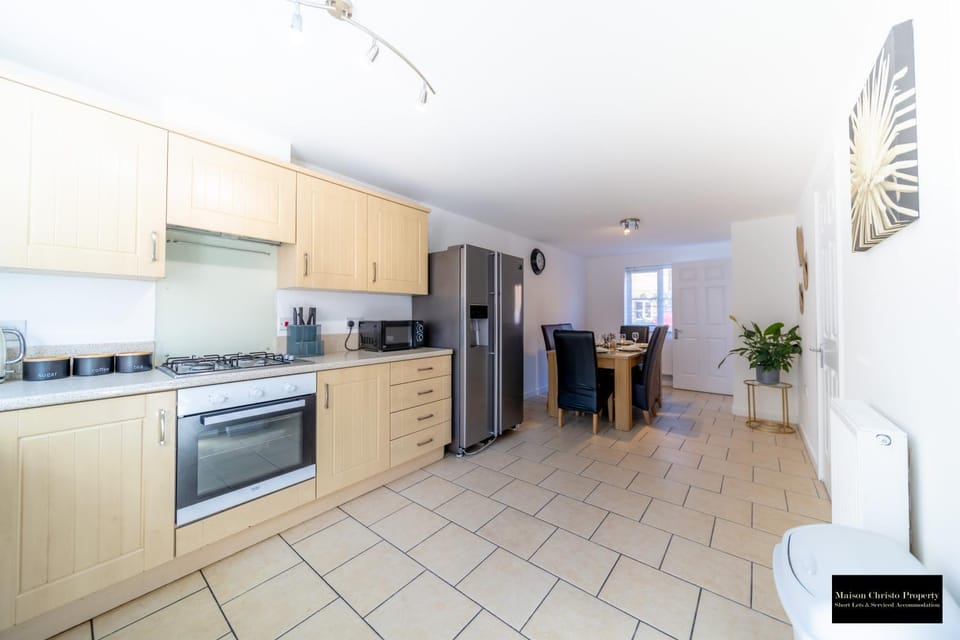 Kitchen or kitchenette, Dining area, dishwasher, oven, stove, toaster