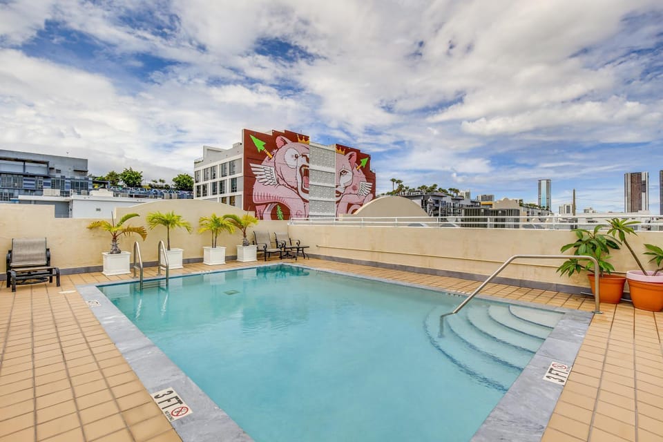 Wynwood Condo, Walk to Restaurants & Nightclubs! House in Miami