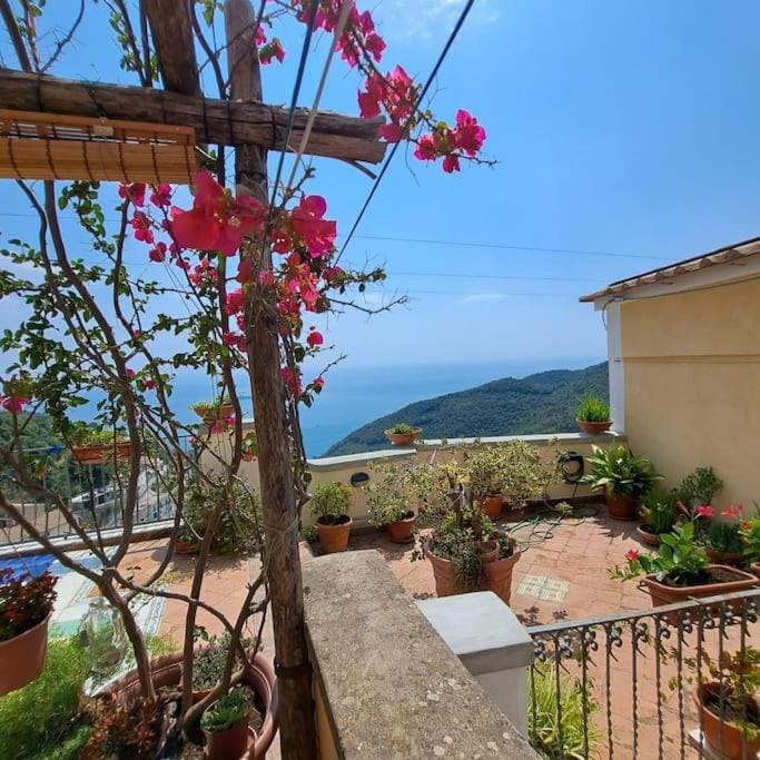 CasaToccacielo - Amalfi Coast House in Campania