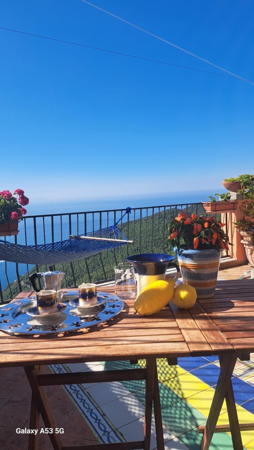 CasaToccacielo - Amalfi Coast House in Campania