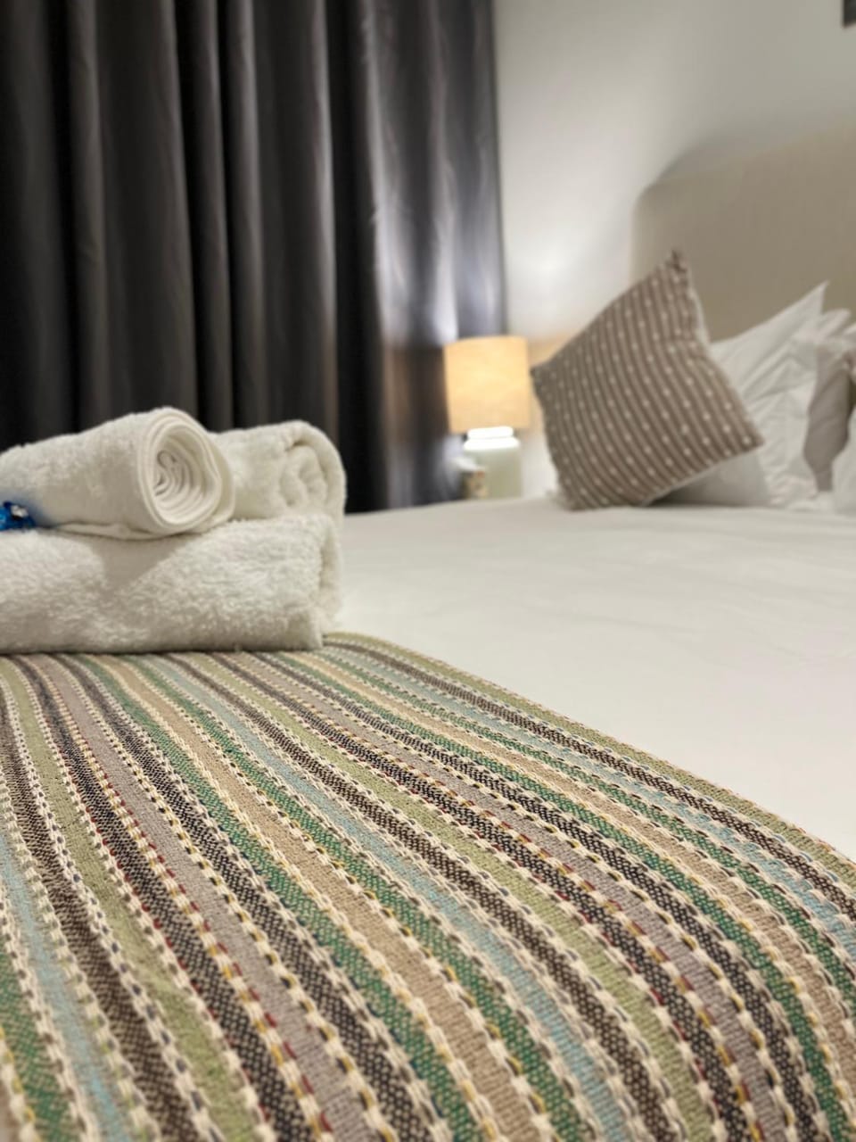Bed, Bedroom, towels