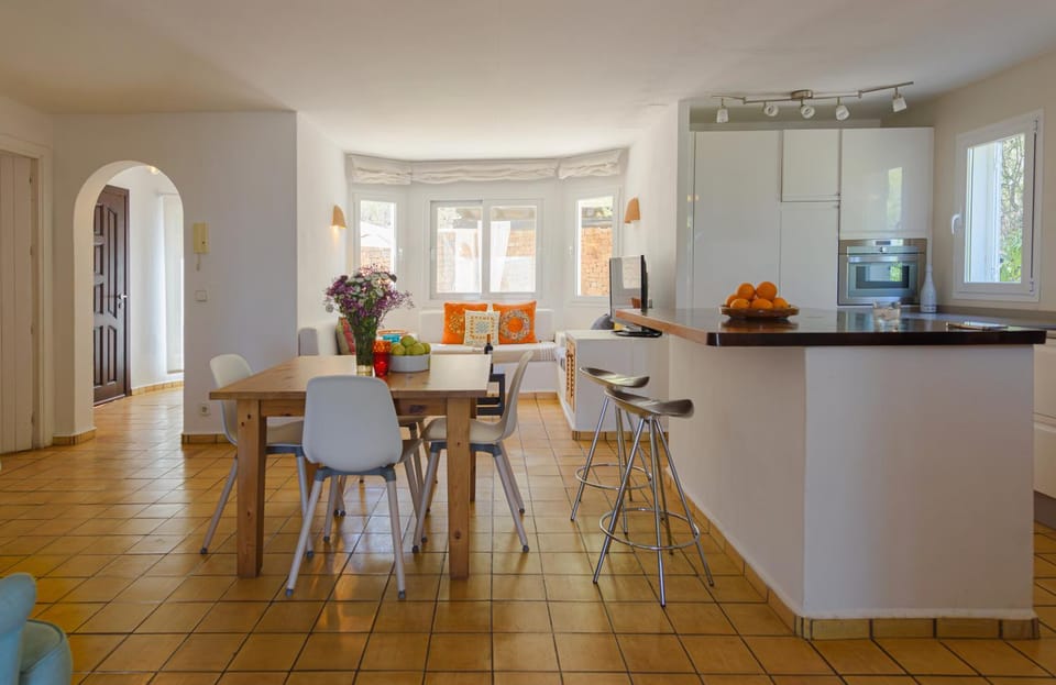 Kitchen or kitchenette, kitchen
